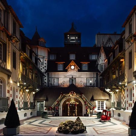 Hotel Barriere Le Normandy Deauville Exterior photo