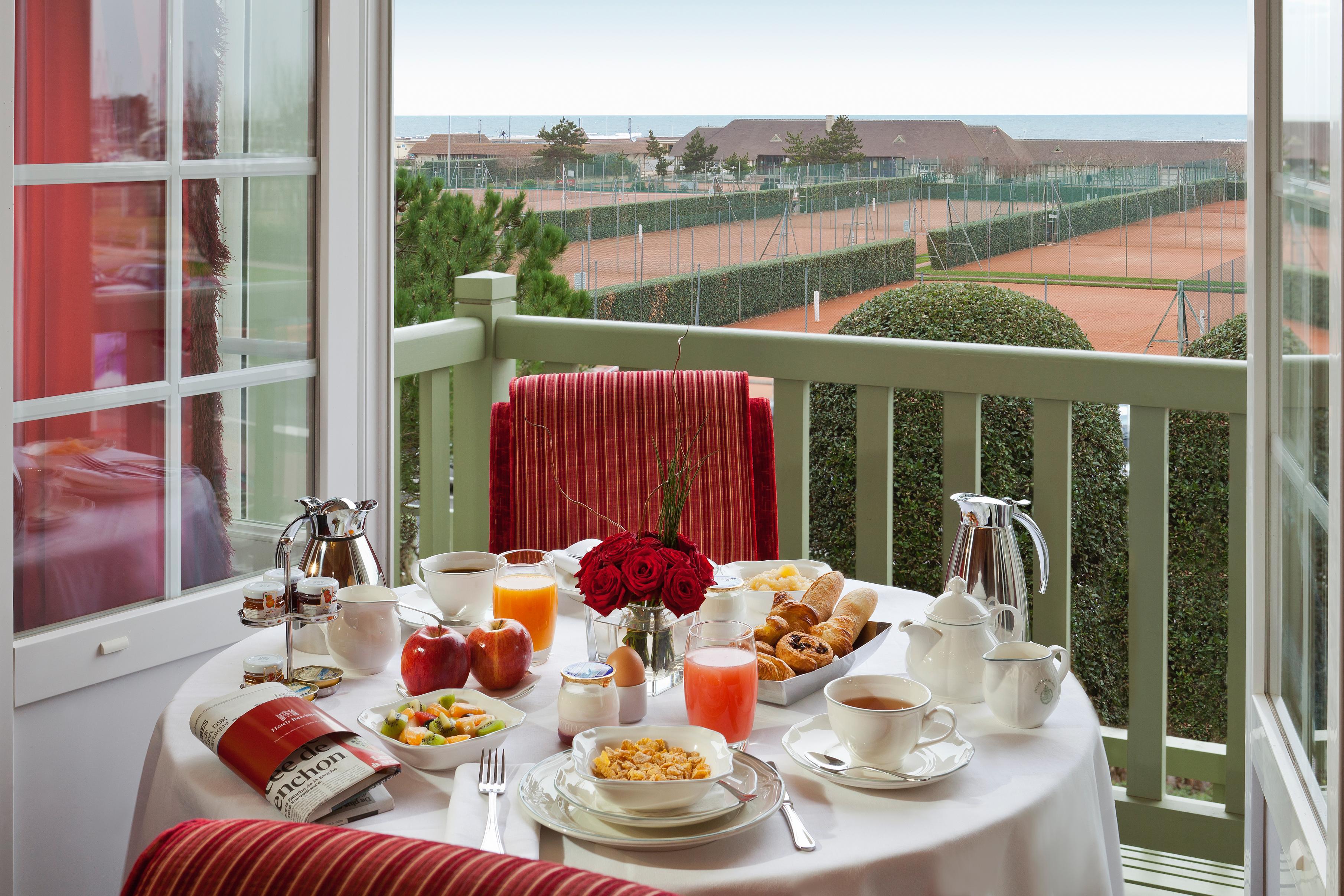 Hotel Barriere Le Normandy Deauville Exterior photo