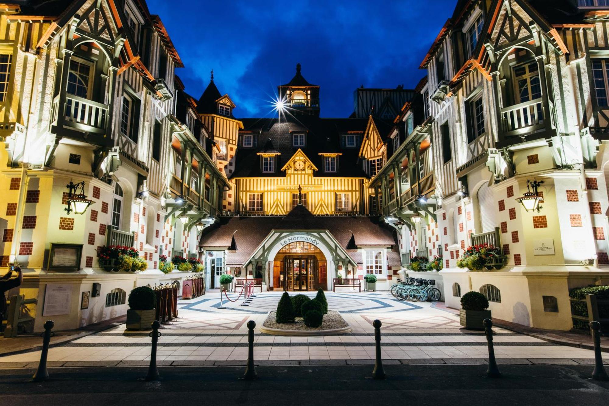 Hotel Barriere Le Normandy Deauville Exterior photo