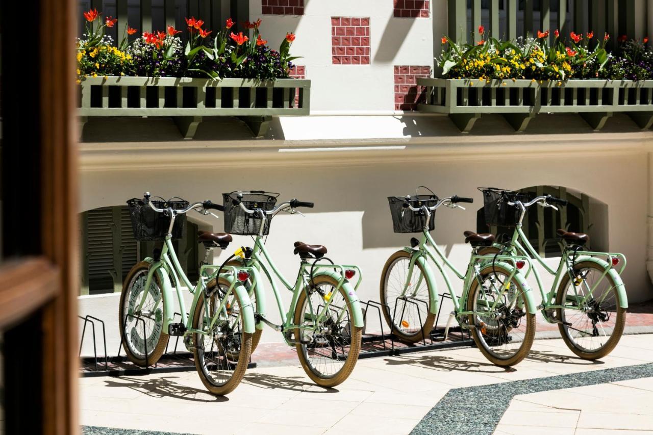 Hotel Barriere Le Normandy Deauville Exterior photo